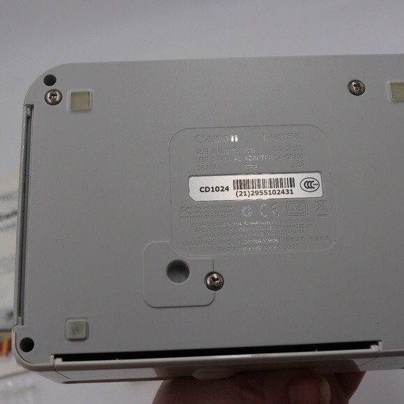 Canon Selphy Photo Printer with Instructions & Photo Paper - Picture 5 of 8